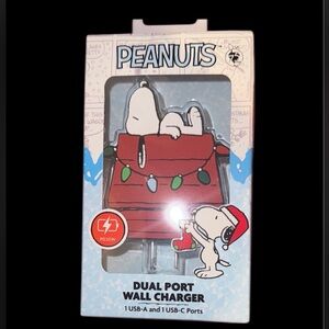 Peanuts Snoopy Dual Port Charger - Red and White